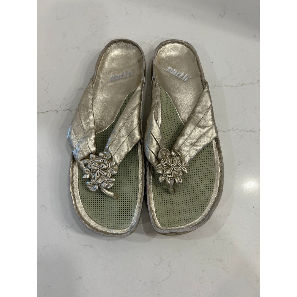 Earth Comfort Sandals Womens Size 10 B Gold Leather Floral Embellished Thong